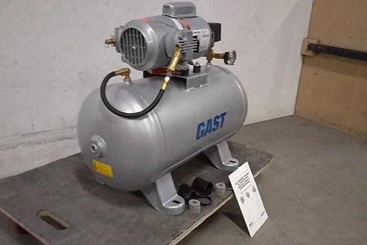Gast 3HBB-69T-M300AX 0.33 Output HP 120VAC 12 Gal Electric Air Compressor